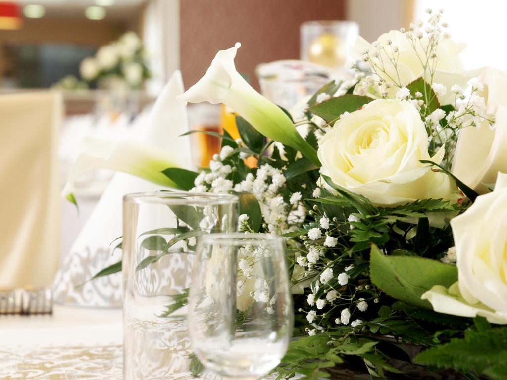 Hotel Austeria Conference & Spa ชีโคชีแนค ภายนอก รูปภาพ