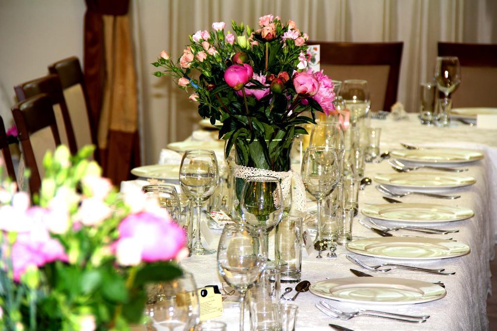 Hotel Austeria Conference & Spa ชีโคชีแนค ภายนอก รูปภาพ