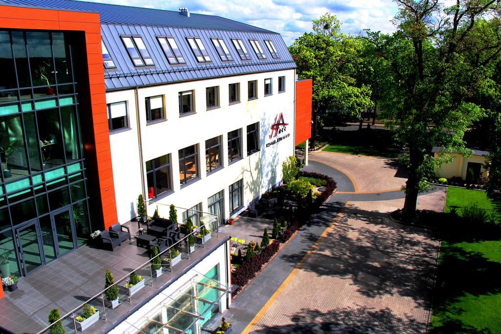 Hotel Austeria Conference & Spa ชีโคชีแนค ภายนอก รูปภาพ