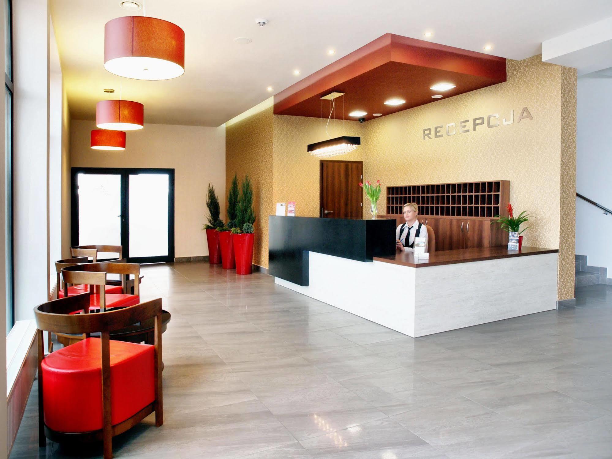 Hotel Austeria Conference & Spa ชีโคชีแนค ภายนอก รูปภาพ