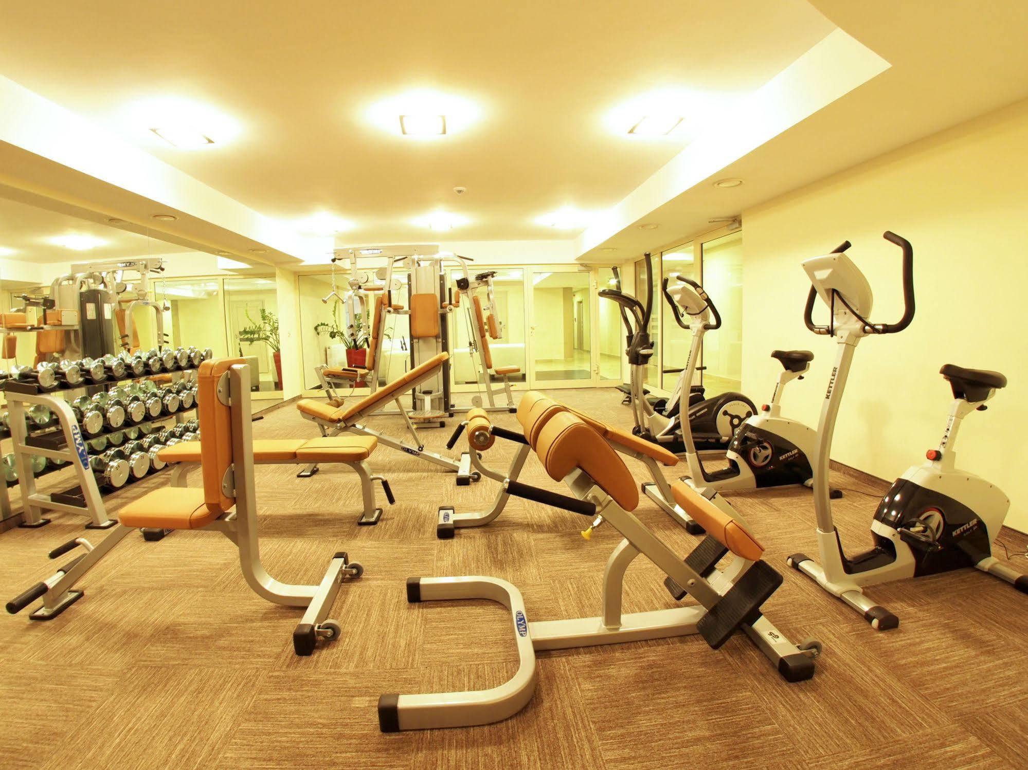 Hotel Austeria Conference & Spa ชีโคชีแนค ภายนอก รูปภาพ
