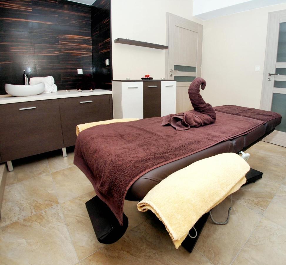 Hotel Austeria Conference & Spa ชีโคชีแนค ภายนอก รูปภาพ